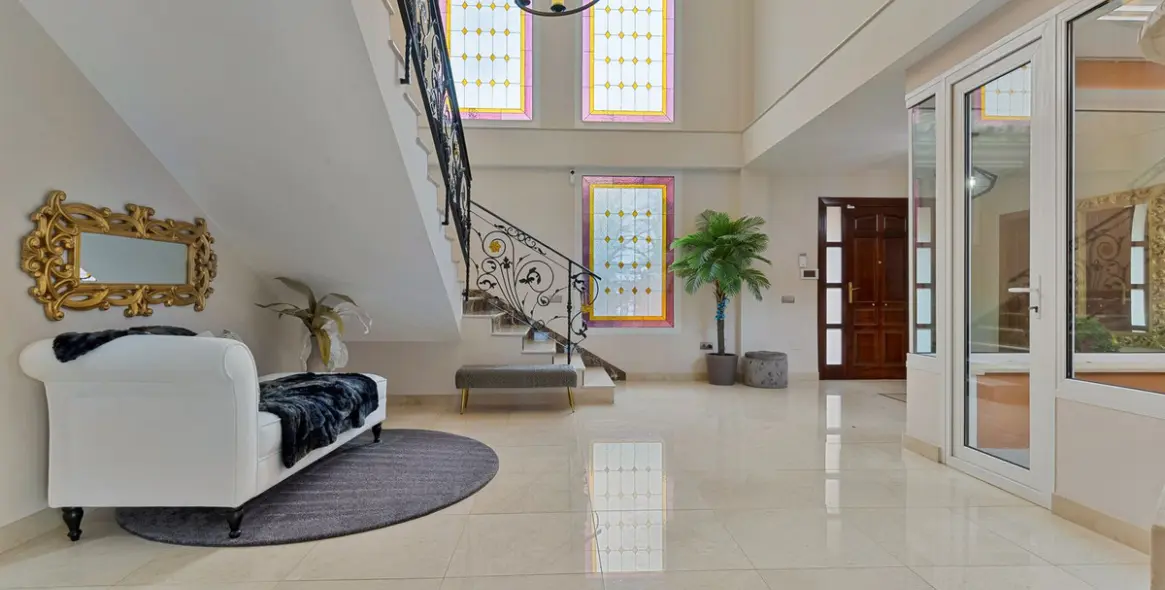 Продажа  отдельно стоящей виллы в Benalmadena Costa 8