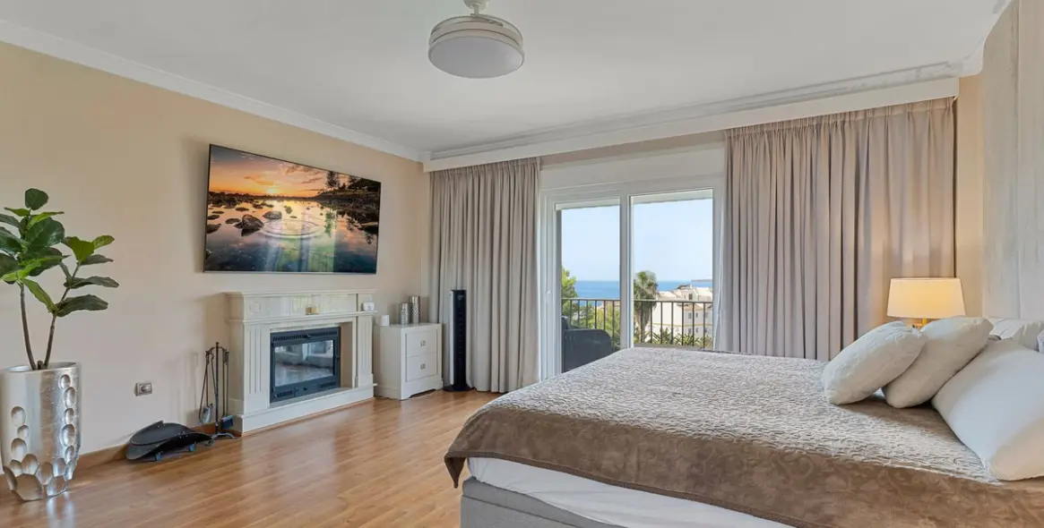 Продажа  отдельно стоящей виллы в Benalmadena Costa 20