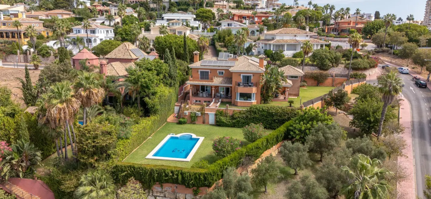 Sale of detached villa in Benalmadena Costa 0