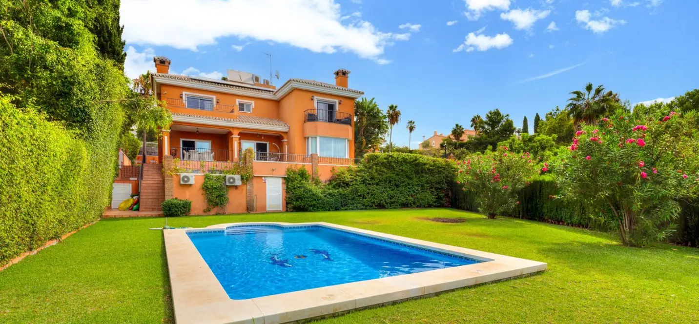 Sale of detached villa in Benalmadena Costa 2