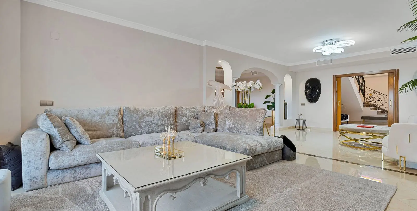 Sale of detached villa in Benalmadena Costa 11