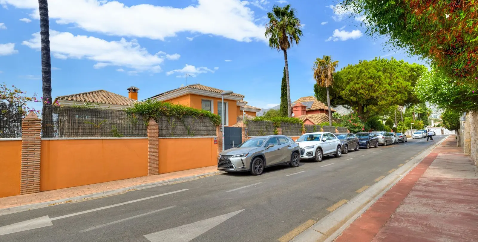 Sale of detached villa in Benalmadena Costa 32
