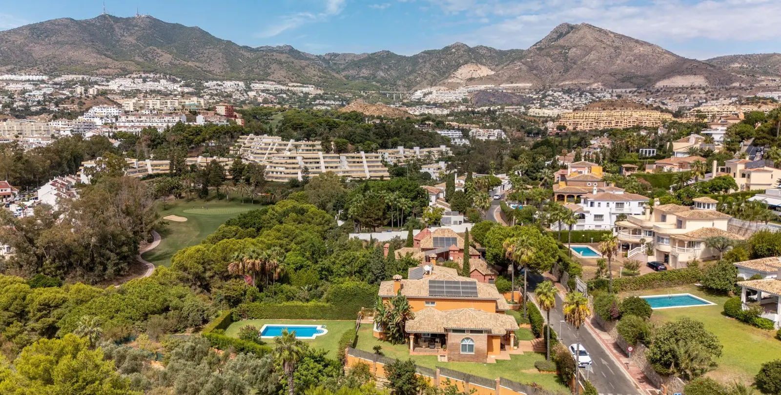 Sale of detached villa in Benalmadena Costa 36
