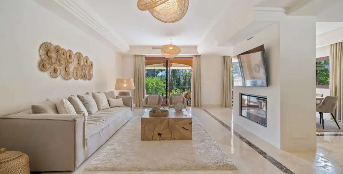 Продажа дома на две семьи в Puerto Banús 1