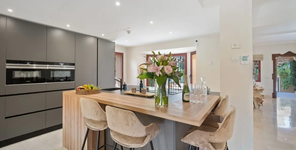 Продажа дома на две семьи в Puerto Banús 5