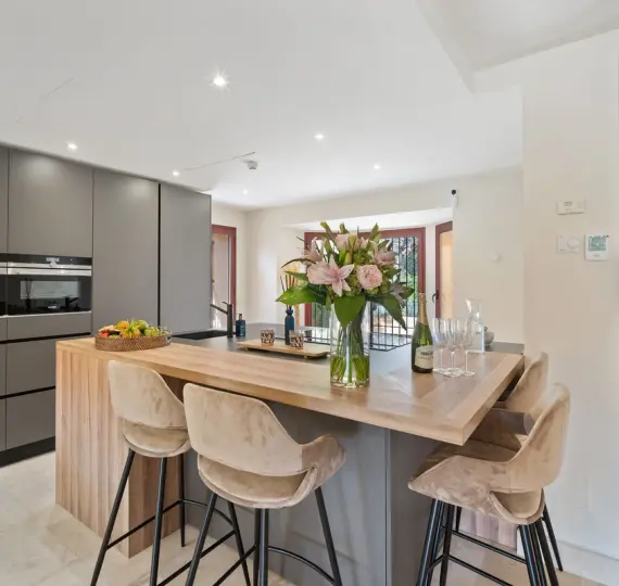 Продажа дома на две семьи в Puerto Banús