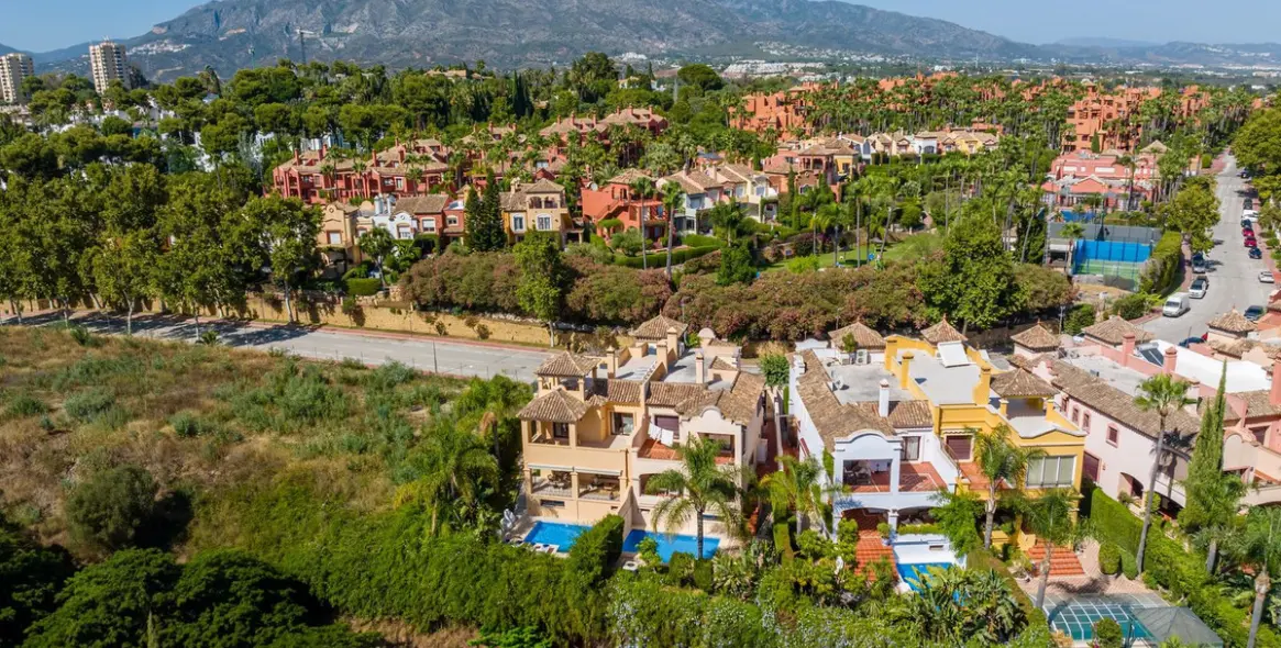 Продажа дома на две семьи в Puerto Banús 18