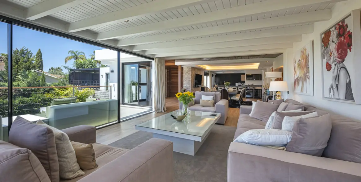 Sale of detached villa in El Rosario 2