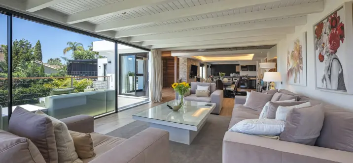 Detached villa R4593358 1