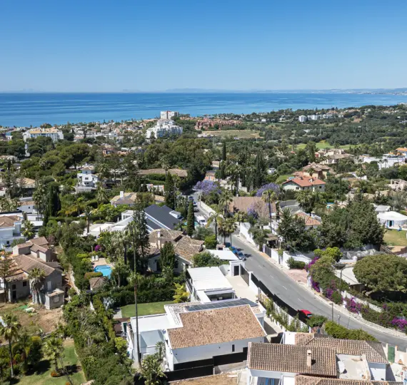 Detached villa R4593358