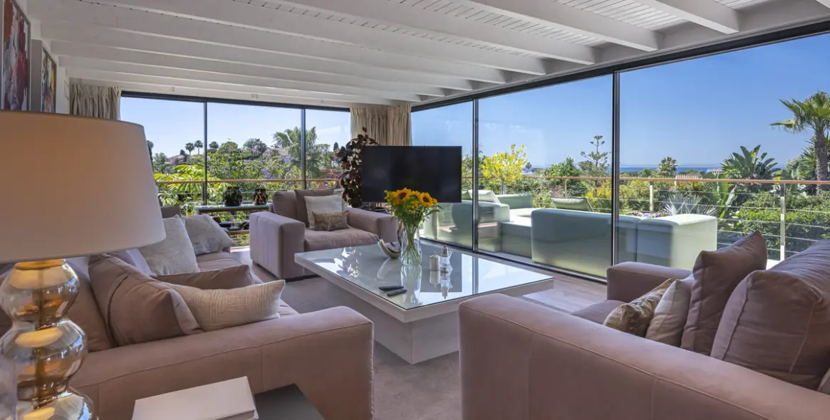 Sale of detached villa in El Rosario 5