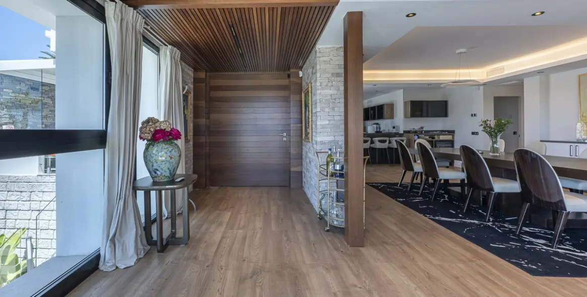 Sale of detached villa in El Rosario 7