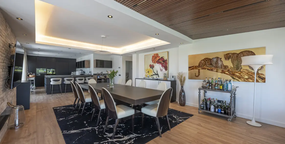 Sale of detached villa in El Rosario 8