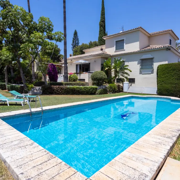 Продажа  отдельно стоящей виллы в Marbella