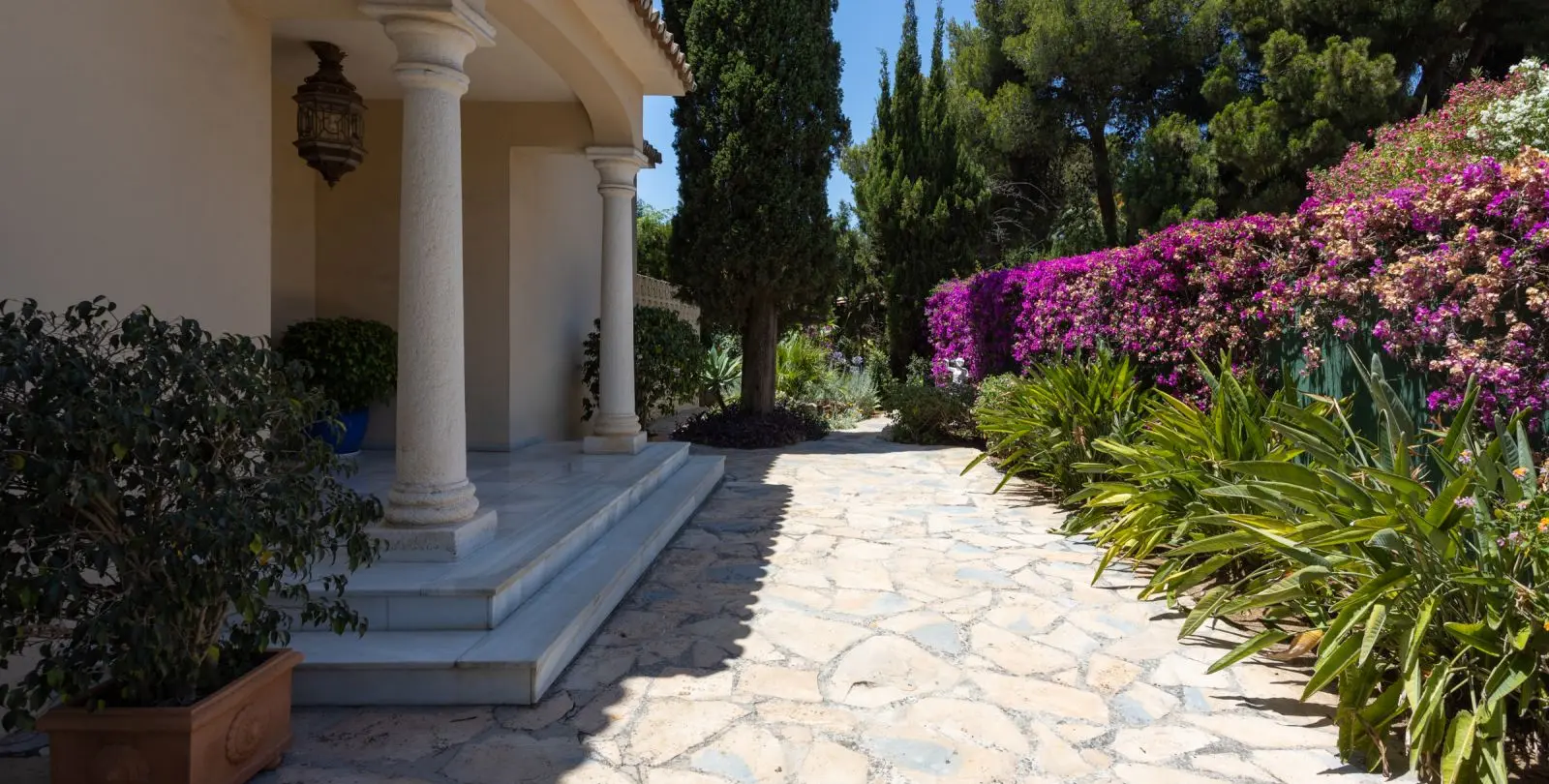 Sale of detached villa in Marbella 7