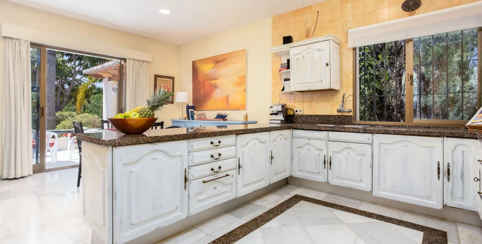 Sale of detached villa in Marbella 17