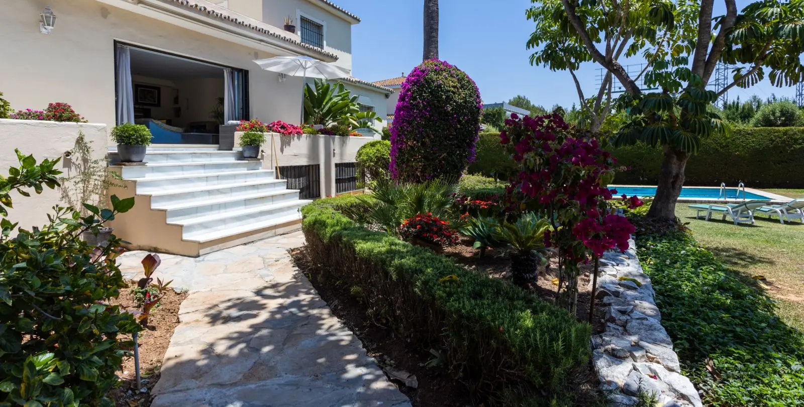 Sale of detached villa in Marbella 24