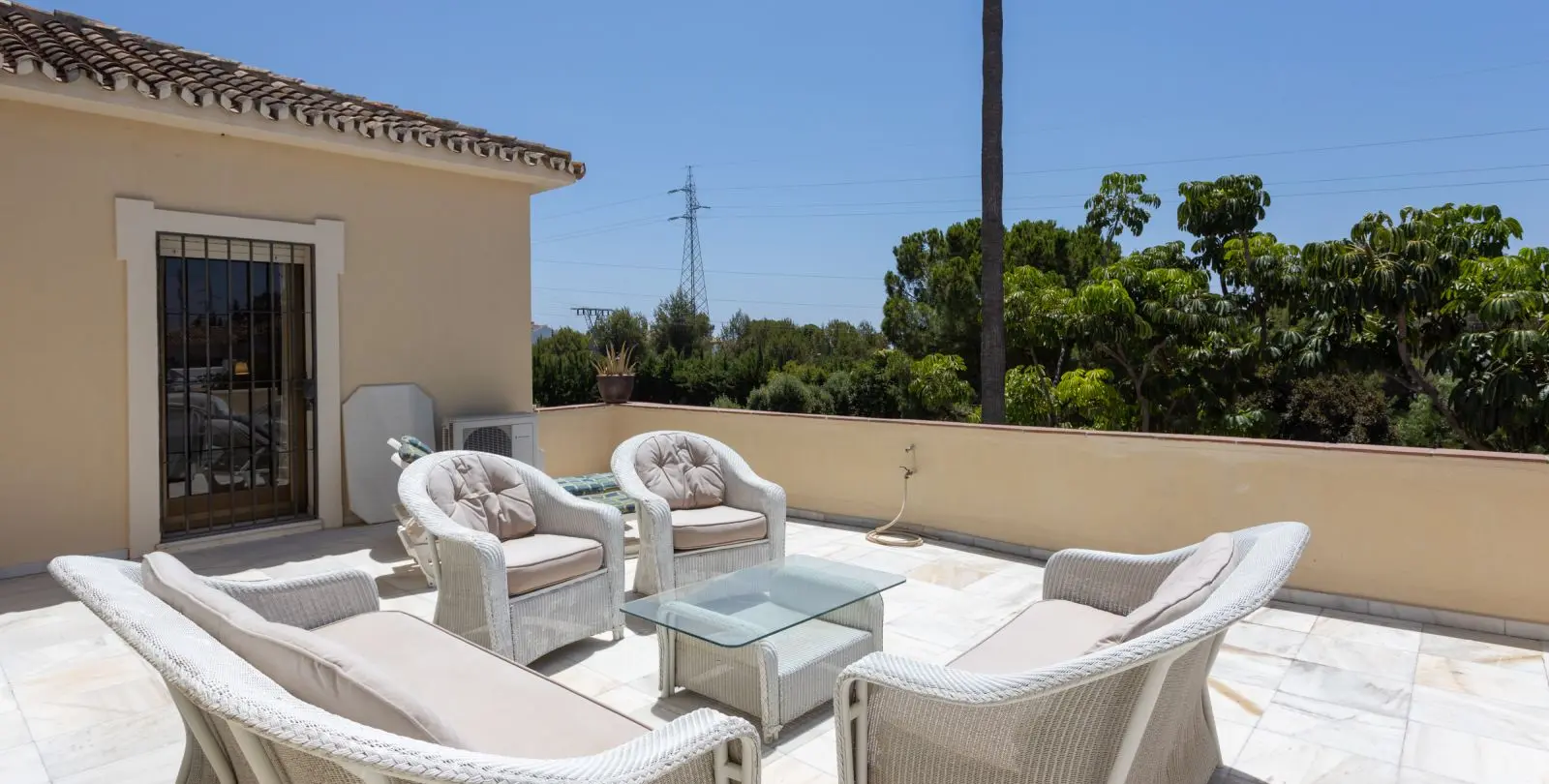 Sale of detached villa in Marbella 35