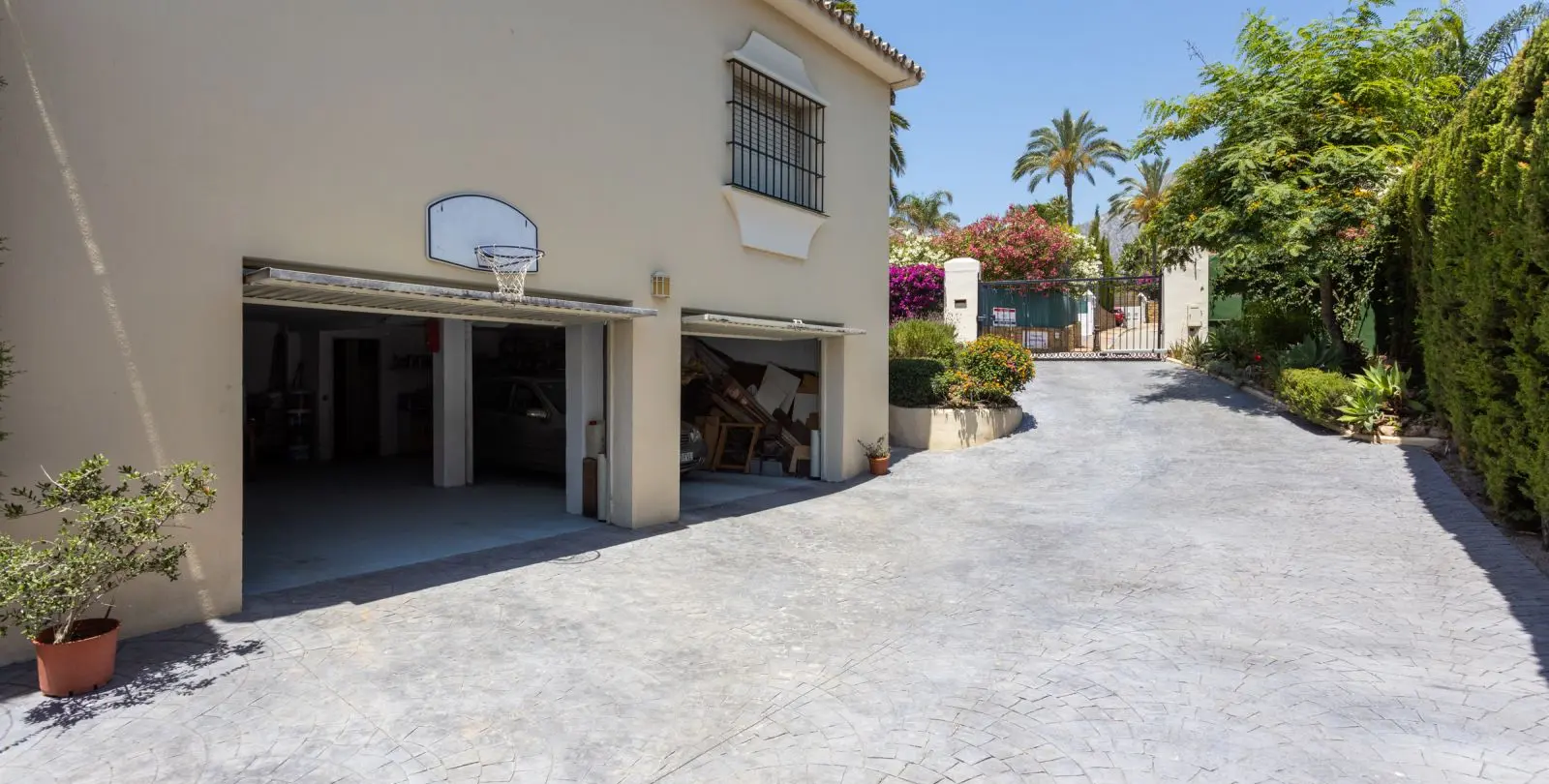 Sale of detached villa in Marbella 41