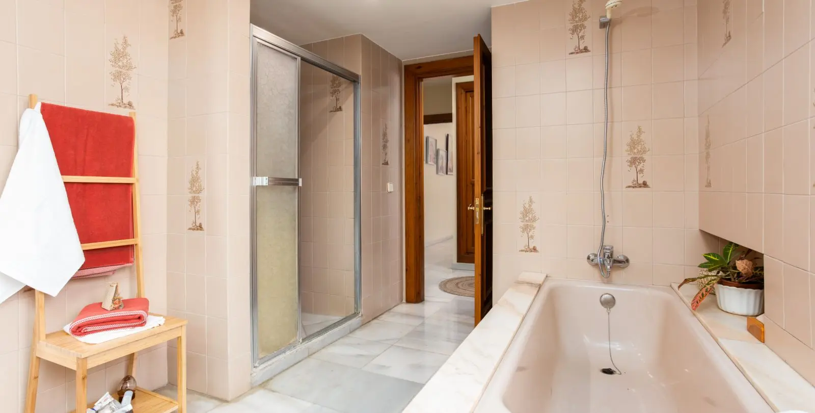Sale of detached villa in Marbella 44