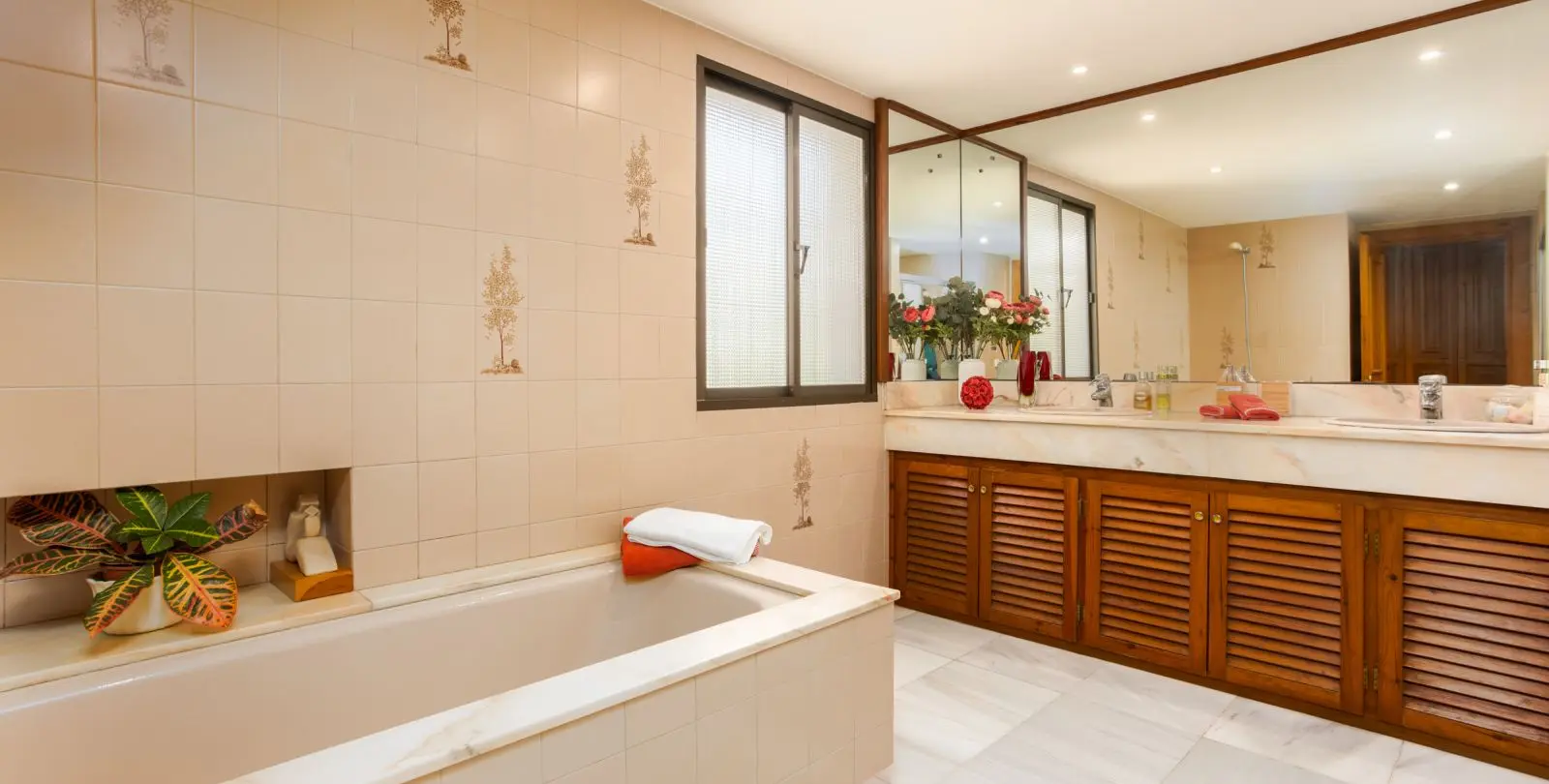 Sale of detached villa in Marbella 45
