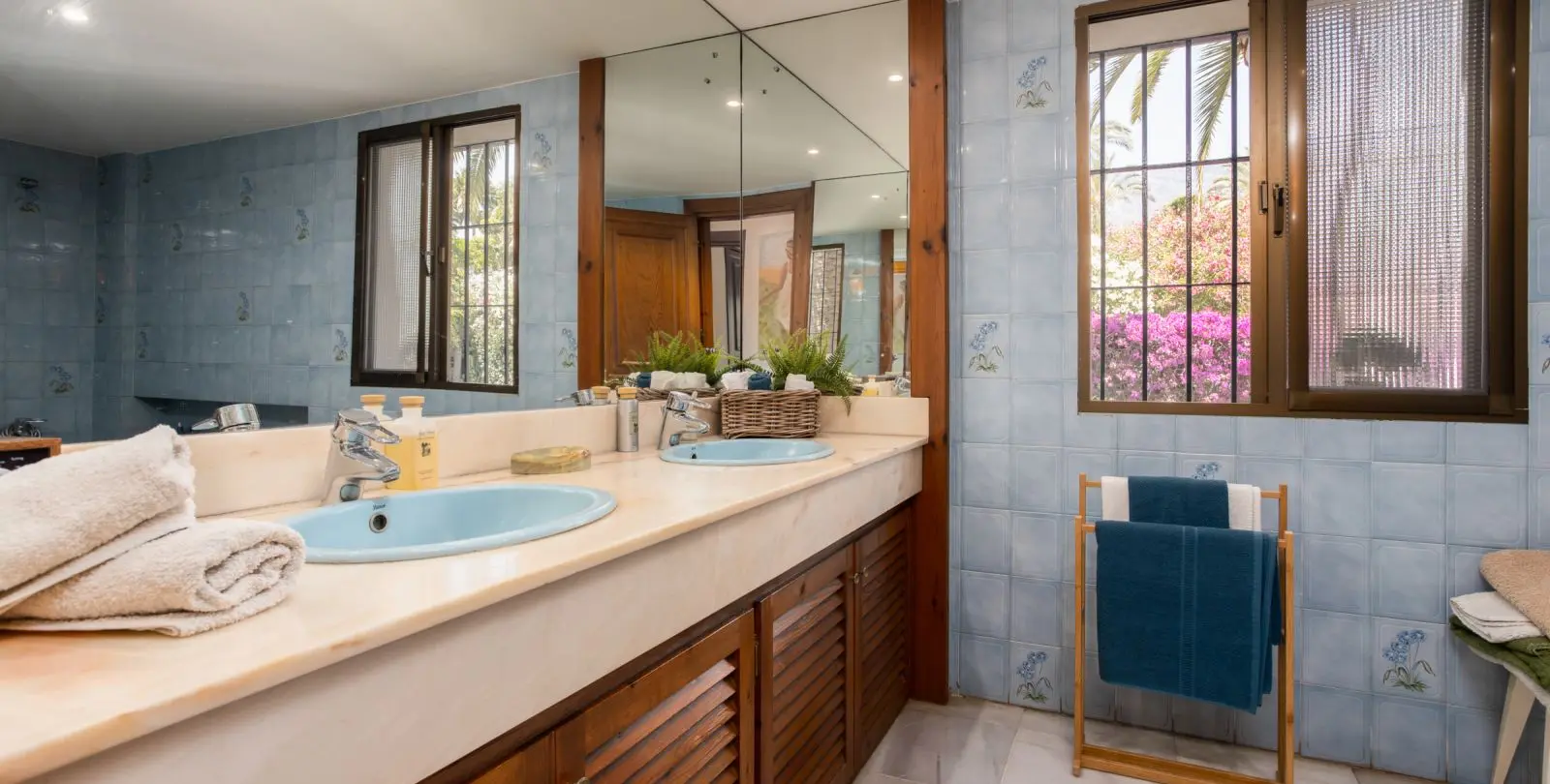 Sale of detached villa in Marbella 46