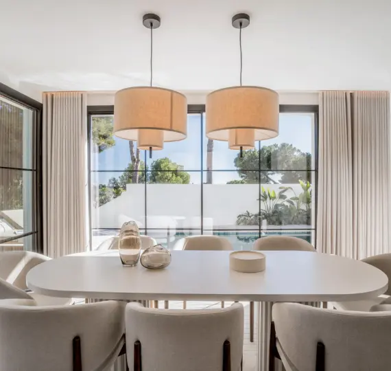 Дом на две семьи R4917565