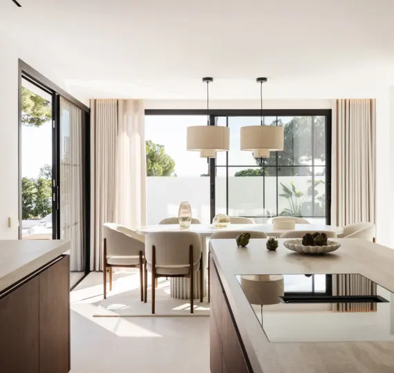 Дом на две семьи R4917565