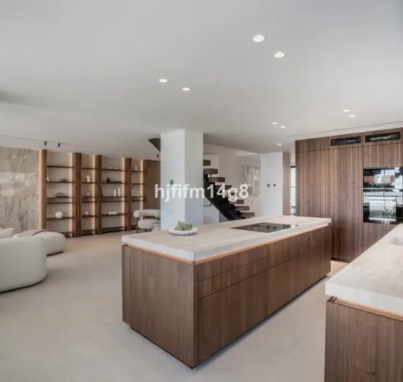 Таунхаус R4955809