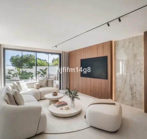 Таунхаус R4955809