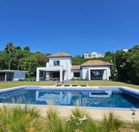 Продажа  отдельно стоящей виллы в Benahavís