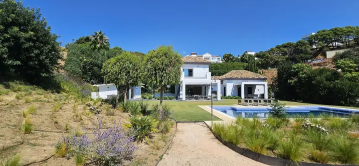 Продажа  отдельно стоящей виллы в Benahavís 2