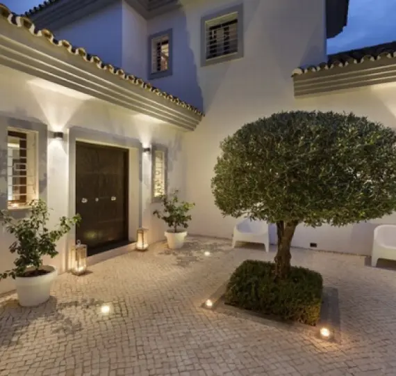 Продажа  отдельно стоящей виллы в Benahavís