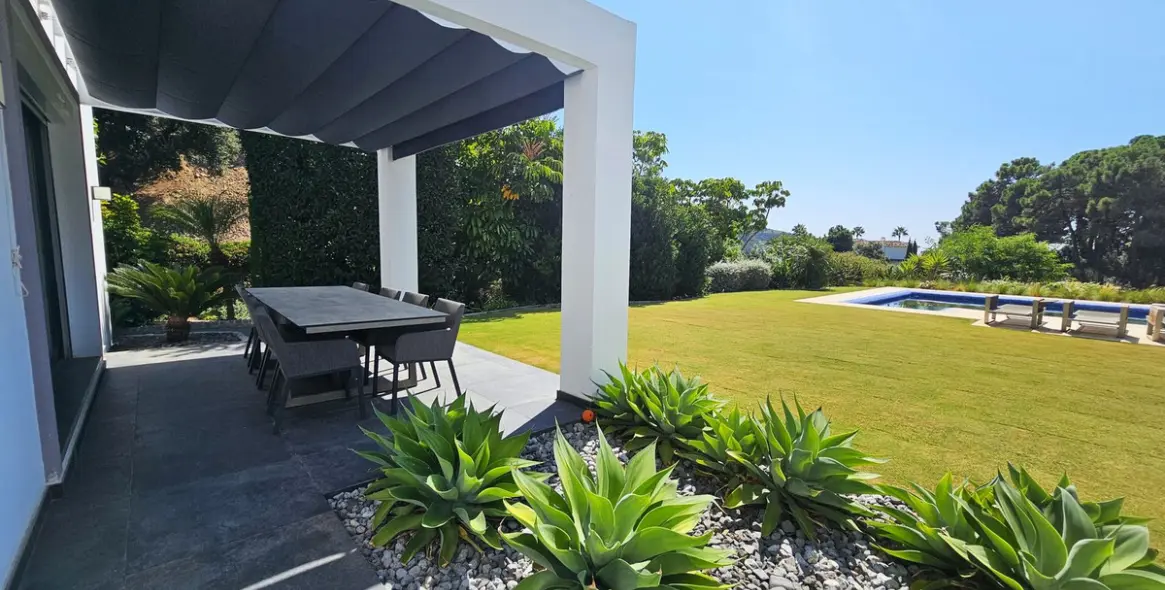 Продажа  отдельно стоящей виллы в Benahavís 14