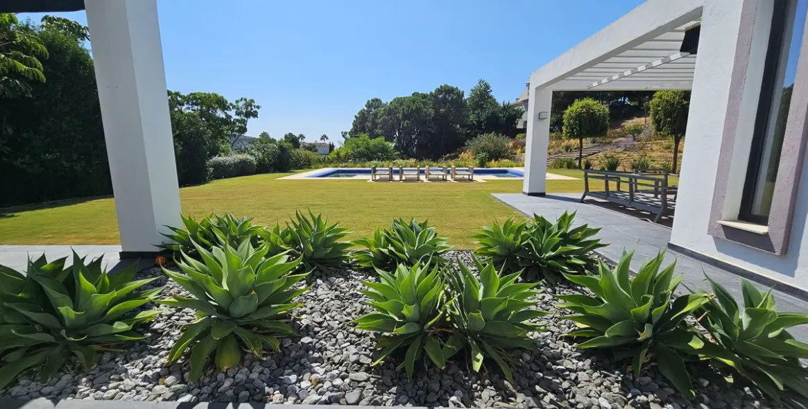 Продажа  отдельно стоящей виллы в Benahavís 15