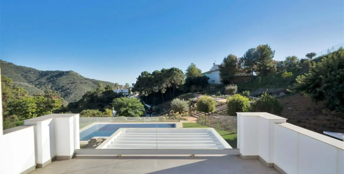Продажа  отдельно стоящей виллы в Benahavís 19