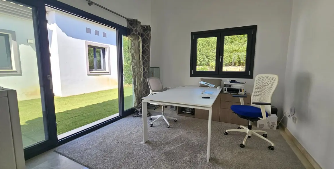 Sale of detached villa in Benahavís 30