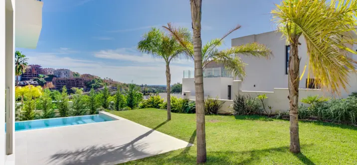 Venta de villa independiente en Elviria 2