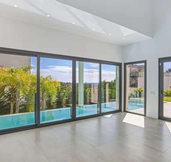 Venta de villa independiente en Elviria