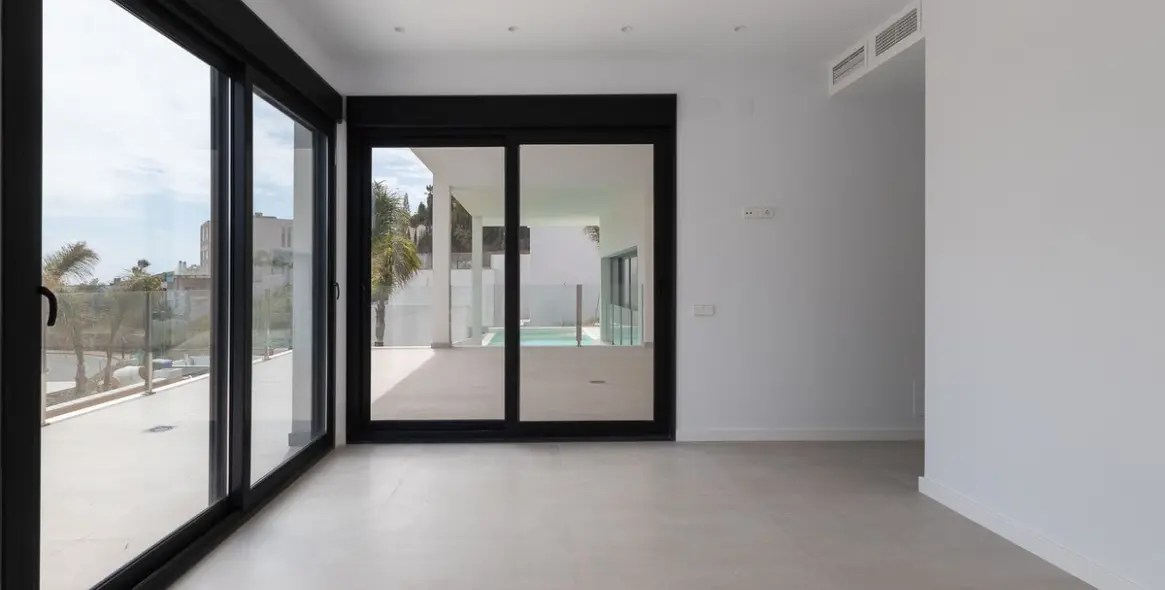 Venta de villa independiente en Elviria 15