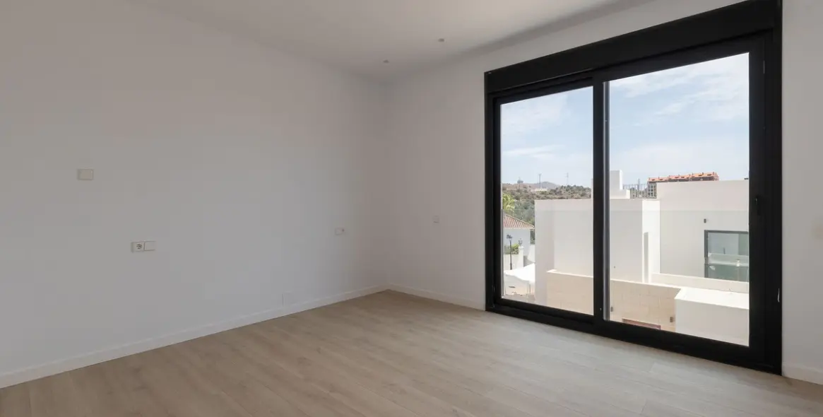 Venta de villa independiente en Elviria 18