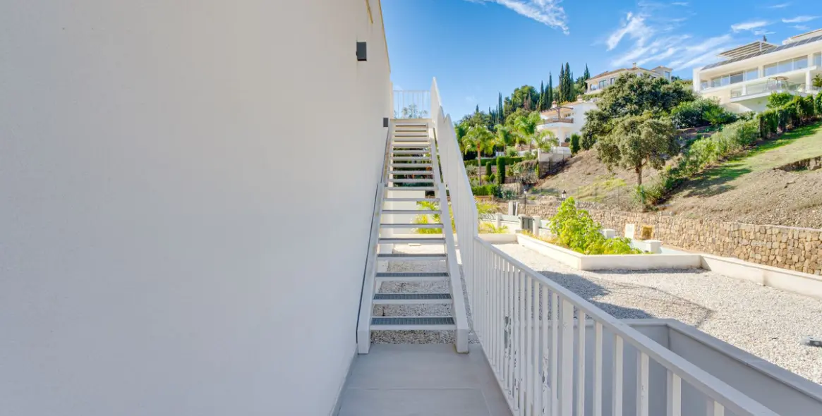 Venta de villa independiente en Elviria 30