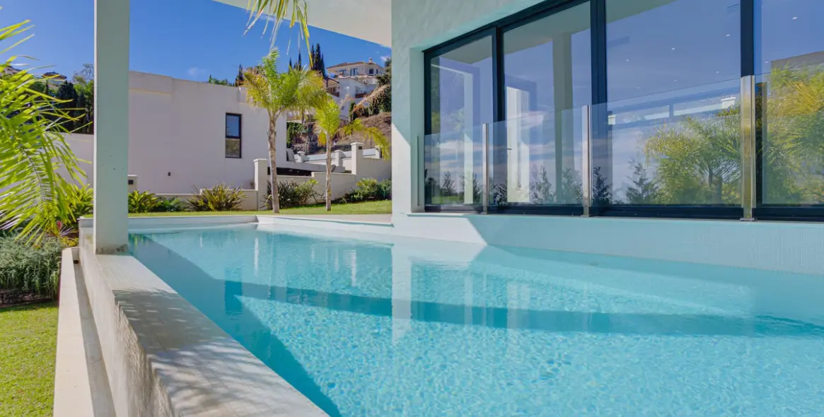 Venta de villa independiente en Elviria 37