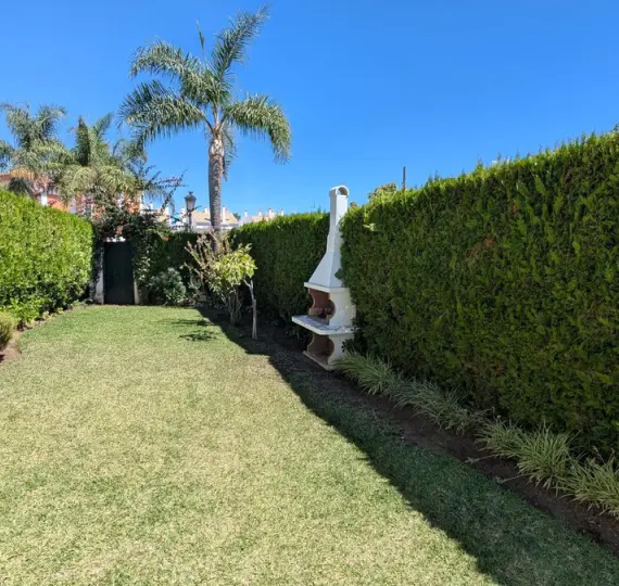 Sale of semi-detached house in San Pedro de Alcántara