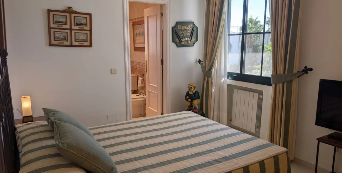 Venta de casa pareada en San Pedro de Alcántara 12