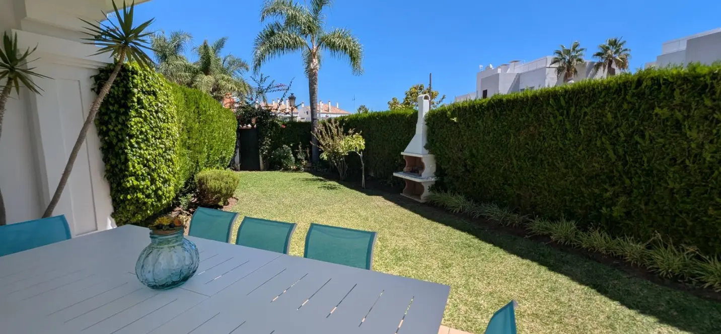 Sale of semi-detached house in San Pedro de Alcántara 2