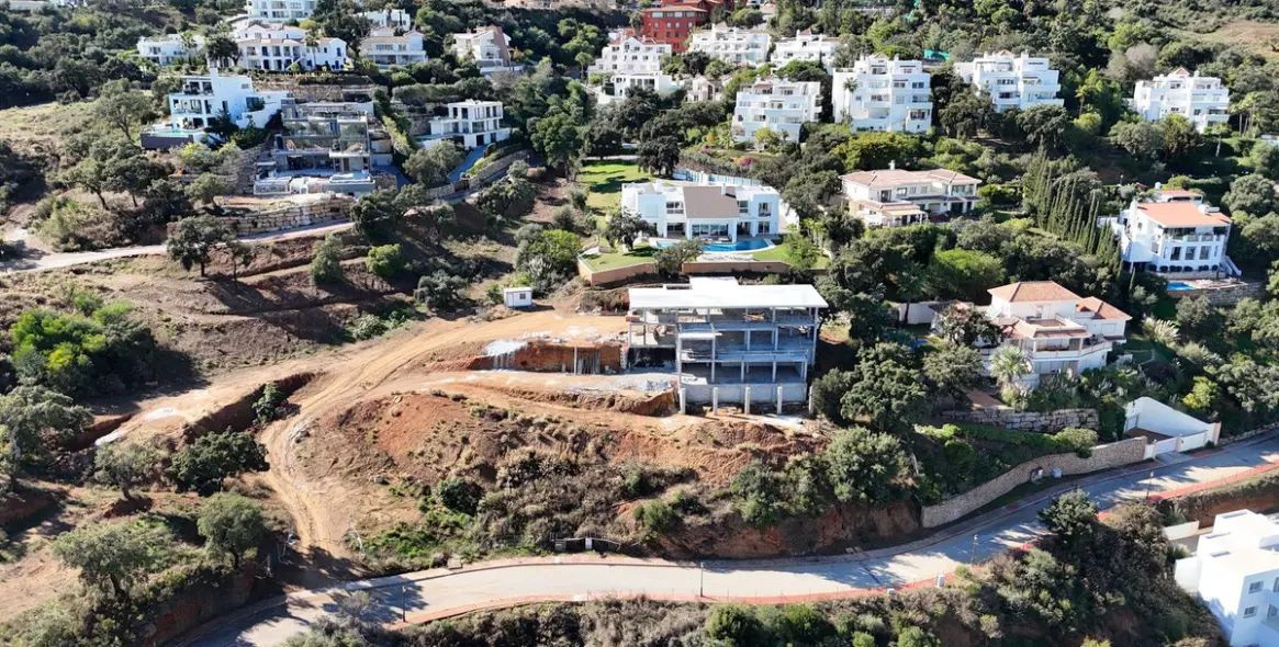 Продажа  отдельно стоящей виллы в Marbella East (район La Mairena) 2