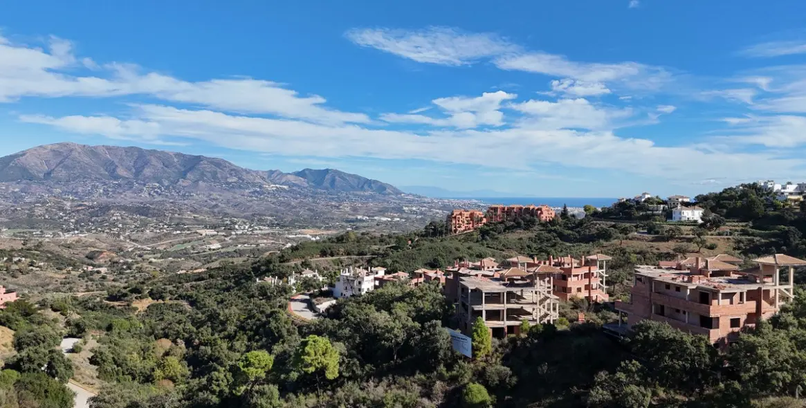 Продажа  отдельно стоящей виллы в Marbella East (район La Mairena) 3