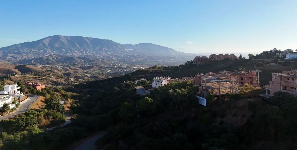 Продажа  отдельно стоящей виллы в Marbella East (район La Mairena) 6