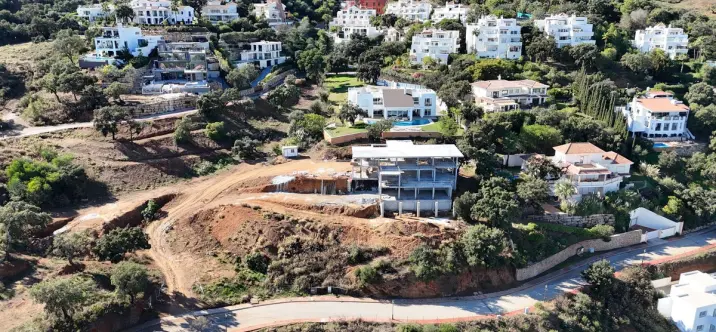 Sale of detached villa in La Mairena 1